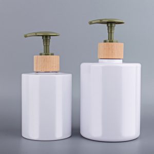 Flat shoulder bottle