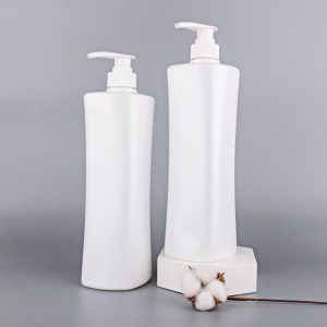 Flat shoulder bottle
